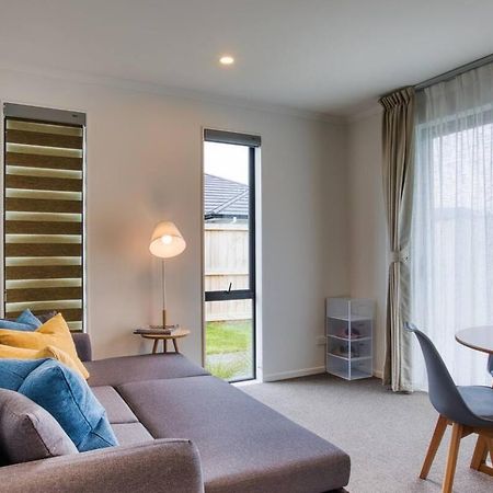 Cozy Retreat On Serene Street Hamilton Exterior photo